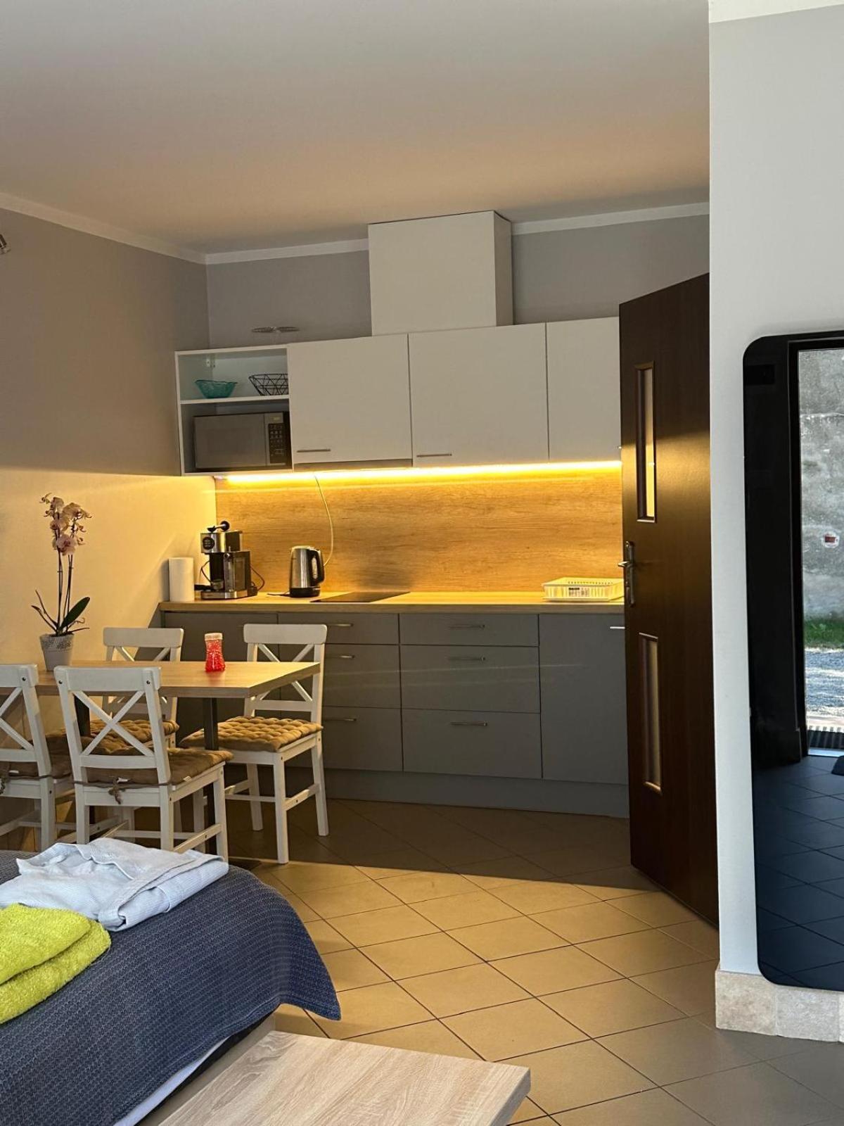 Apartamenty Typu Studio 50 Metrow Od Morza ウストロニエ・モルスキエ エクステリア 写真